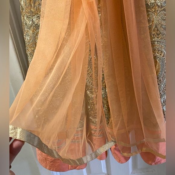 Vintage beautiful gown - Picture 3 of 9